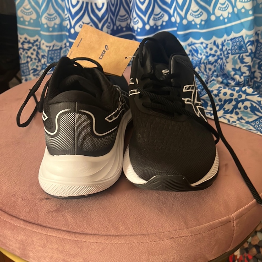 tennis shoes